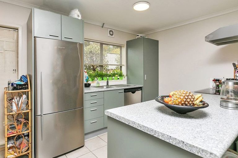 Photo of property in 2/55 Verbena Road, Birkdale, Auckland, 0626