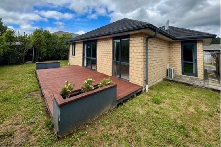 Photo of property in 64 Sunstone Crescent, Brown Owl, Upper Hutt, 5018