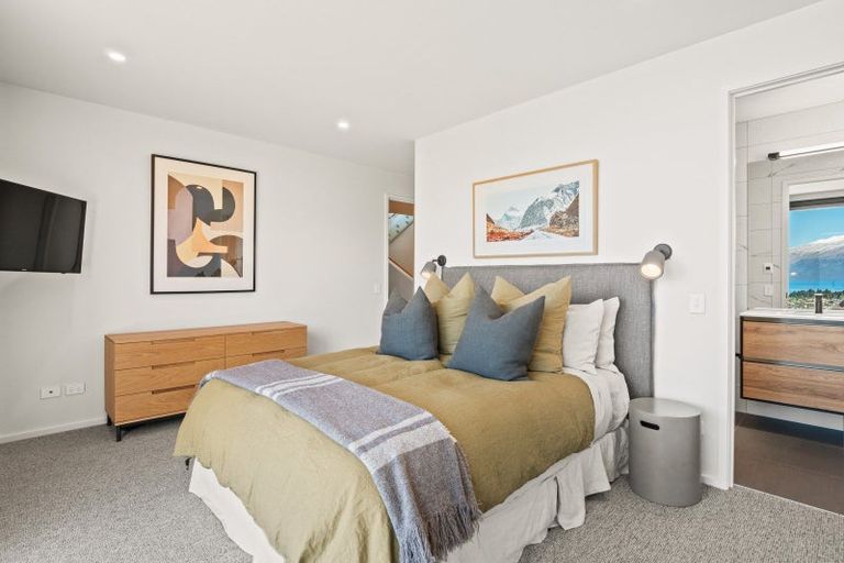 Photo of property in 92 Hensman Road, Queenstown, 9300