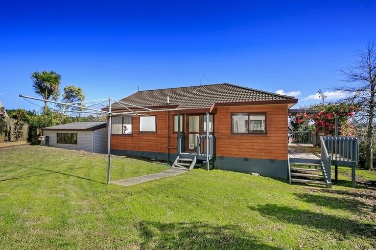 Photo of property in 18 Mallard Place, Unsworth Heights, Auckland, 0632