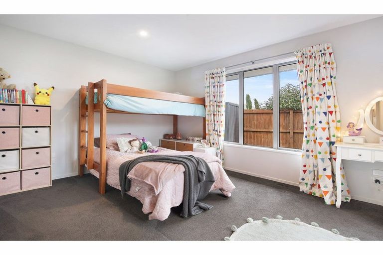 Photo of property in 8 Polish Settlers Place, Marshland, Christchurch, 8083