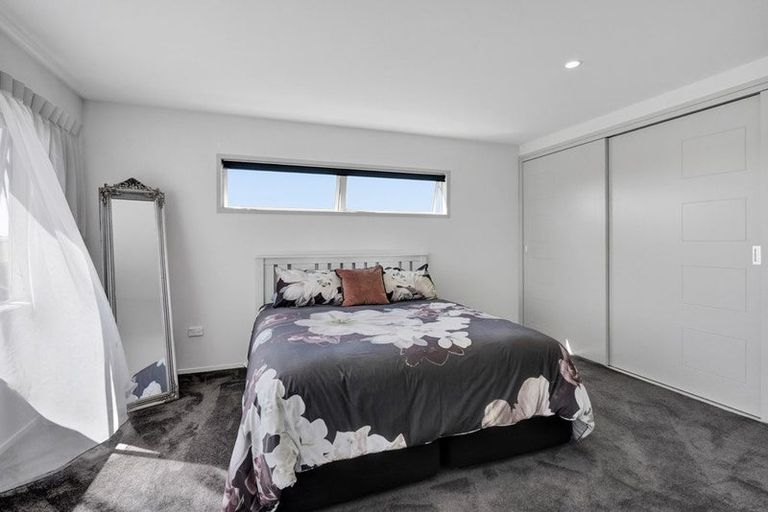 Photo of property in 5d Vardon Way, Waiwhakaiho, New Plymouth, 4312