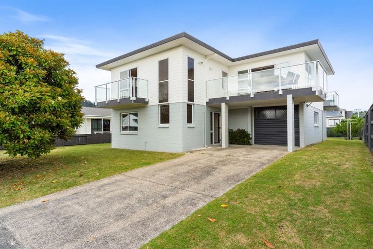 Photo of property in 107 Rangi Avenue, Whangamata, 3620