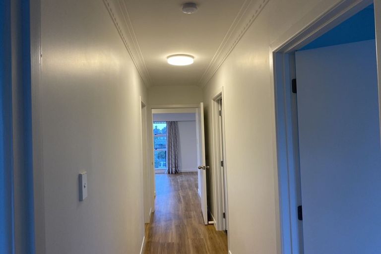 Photo of property in 1/15 Kayeleen Place, Cockle Bay, Auckland, 2014