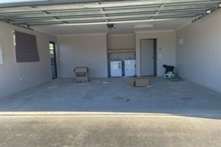 Photo of property in 13 Poppy Watts Grove, Stokes Valley, Lower Hutt, 5019