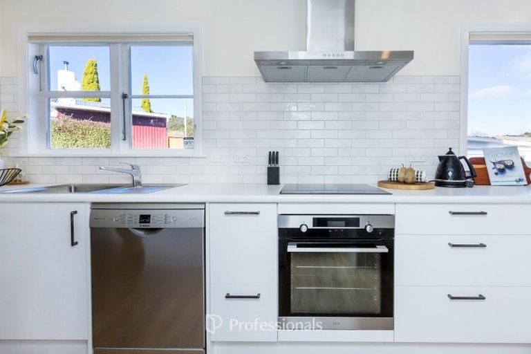 Photo of property in 56 Thomas Street, Stokes Valley, Lower Hutt, 5019