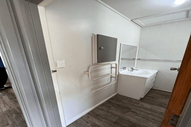 Photo of property in 5/7c Curletts Road, Sockburn, Christchurch, 8042