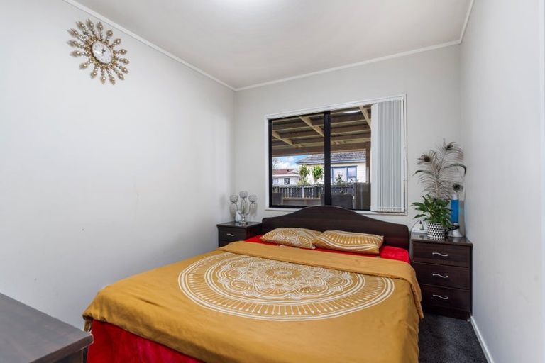 Photo of property in 2/13 John Street, Mangere East, Auckland, 2024