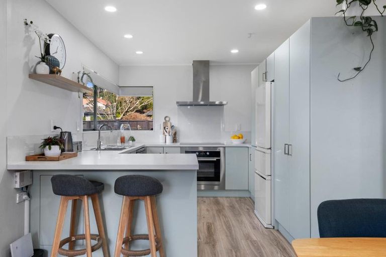 Photo of property in 14 Capricorn Place, Kawaha Point, Rotorua, 3010