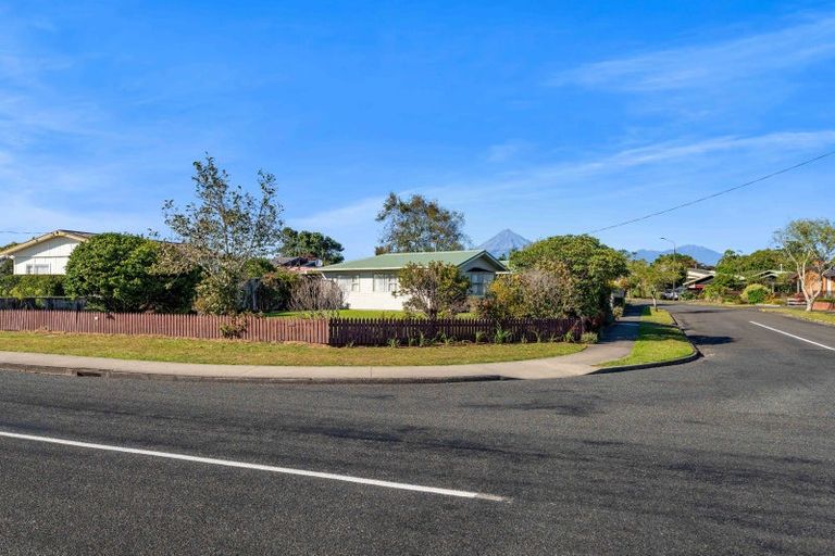 Photo of property in 238 Huatoki Street, Upper Vogeltown, New Plymouth, 4310