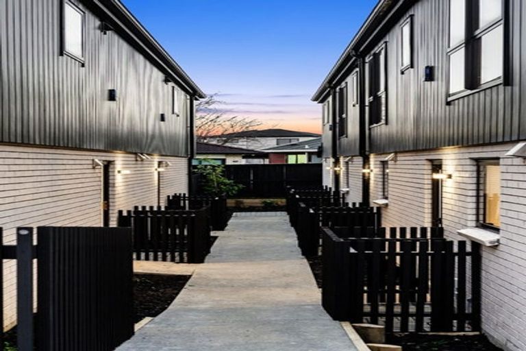 Photo of property in 1/16 Totara Road, Manurewa, Auckland, 2102