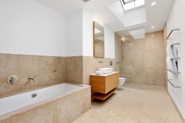 Photo of property in 106a Godden Crescent, Mission Bay, Auckland, 1071