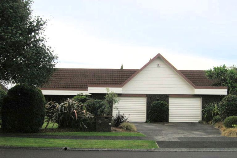 Photo of property in 14 Cattanach Street, St Andrews, Hamilton, 3200