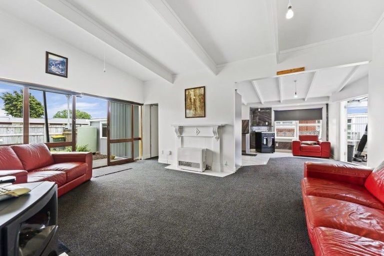 Photo of property in 27 Weraroa Road, Levin, 5510