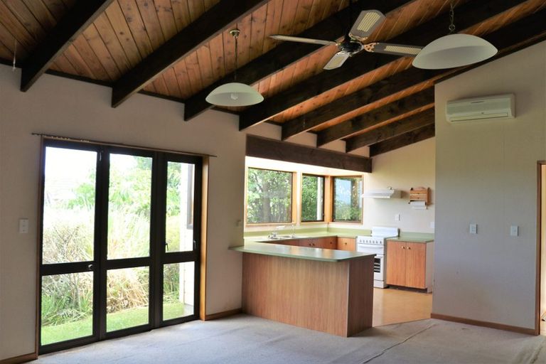 Photo of property in 127 Winara Avenue, Waikanae, 5036