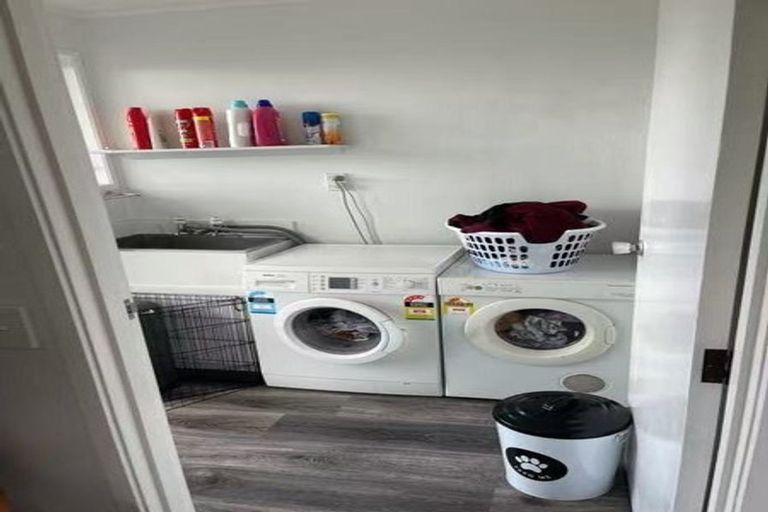 Photo of property in 62 Gallony Avenue, Massey, Auckland, 0614