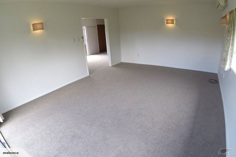 Photo of property in 2/11 Ashdown Place, Pahurehure, Papakura, 2113