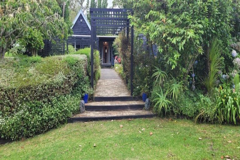 Photo of property in 305 Whananaki Road North, Opuawhanga, Hikurangi, 0181