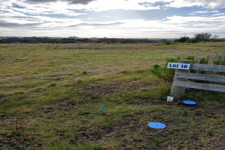 Photo of property in 18 Clarkson Avenue, Westmere, Whanganui, 4501