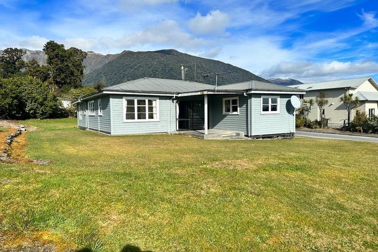 Photo of property in 13 Main Road, Fox Glacier, 7886