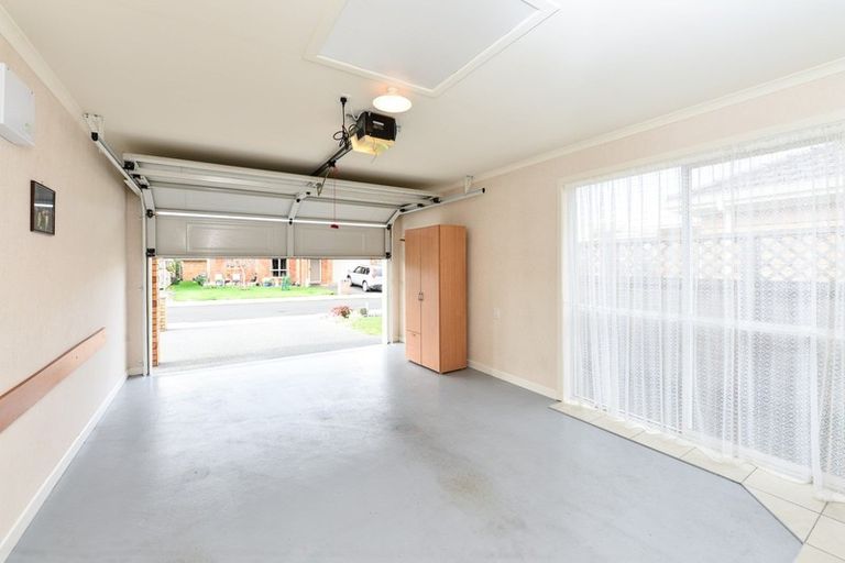 Photo of property in 14 Sovereign Isle Lane, Rototuna, Hamilton, 3210