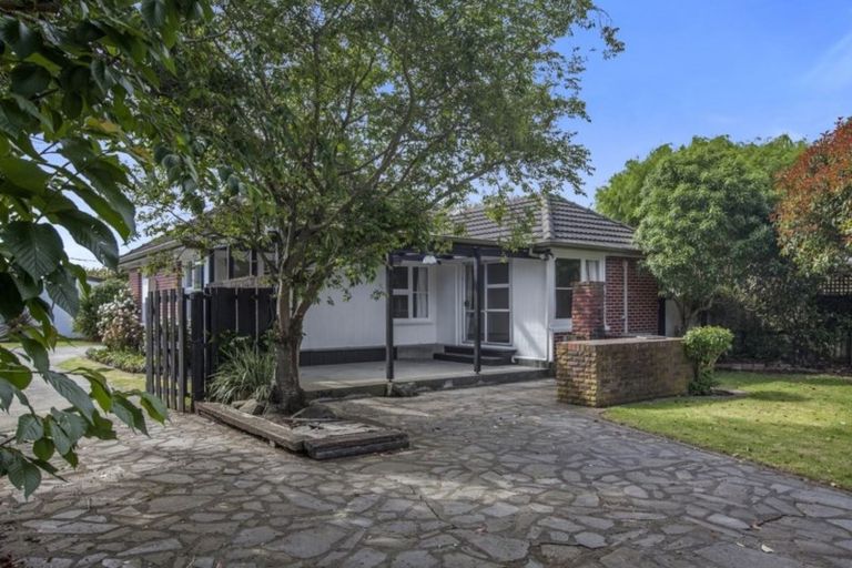 Photo of property in 37 Pembroke Street, Avondale, Christchurch, 8061