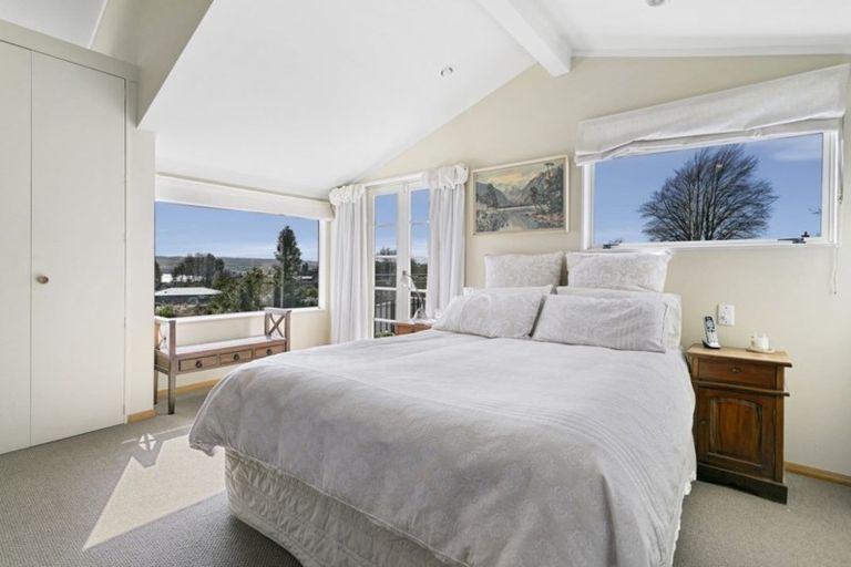 Photo of property in 31 Chesham Avenue, Waipahihi, Taupo, 3330