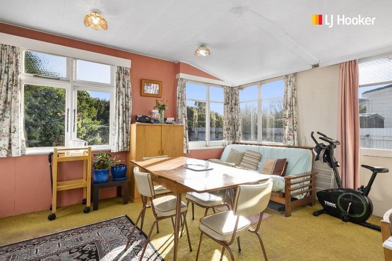 Photo of property in 74 Hargest Crescent, Saint Clair, Dunedin, 9012