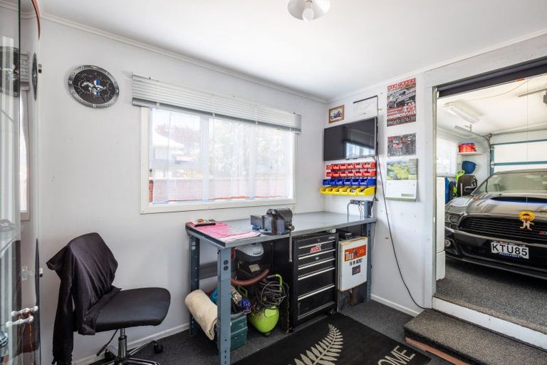 Photo of property in 18 Raniera Street, Glen Avon, New Plymouth, 4312