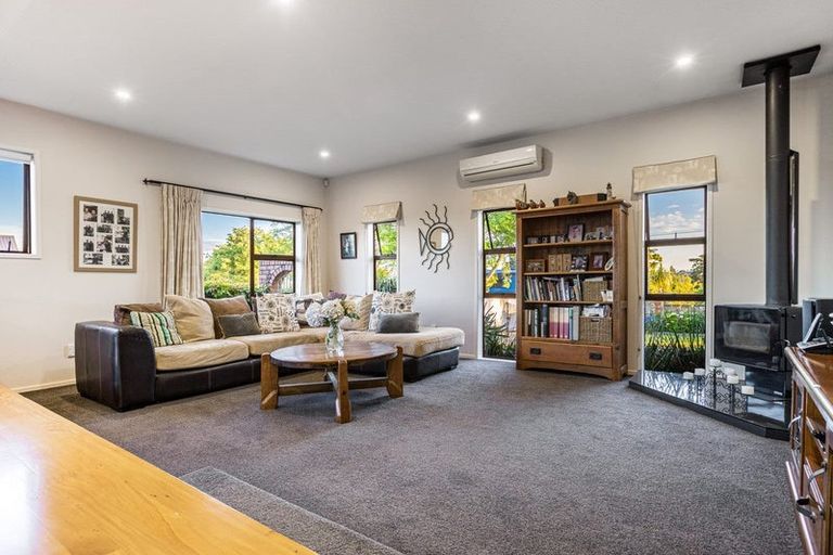 Photo of property in 32 Cockle Bay Road, Cockle Bay, Auckland, 2014