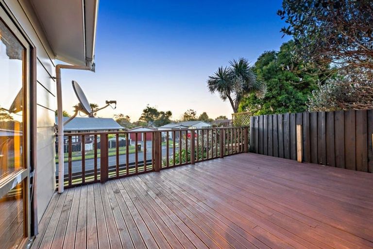 Photo of property in 2/11 Bluewater Place, Wattle Downs, Auckland, 2103