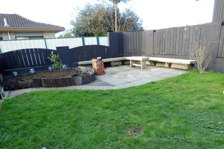 Photo of property in 17a Edgewater Parade, Waiuku, 2123