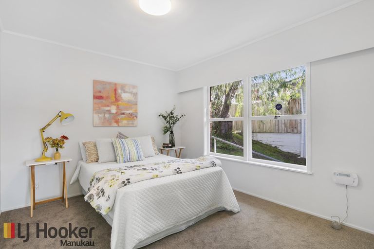 Photo of property in 1/5 Keldale Place, Forrest Hill, Auckland, 0620