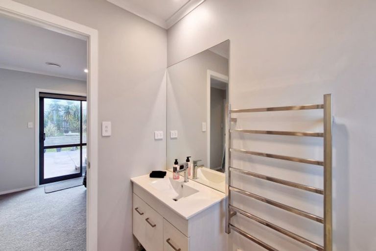 Photo of property in 20 Snappers Lane, Foxton Beach, Foxton, 4815