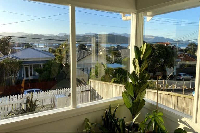 Photo of property in 192 Sutherland Road, Lyall Bay, Wellington, 6022