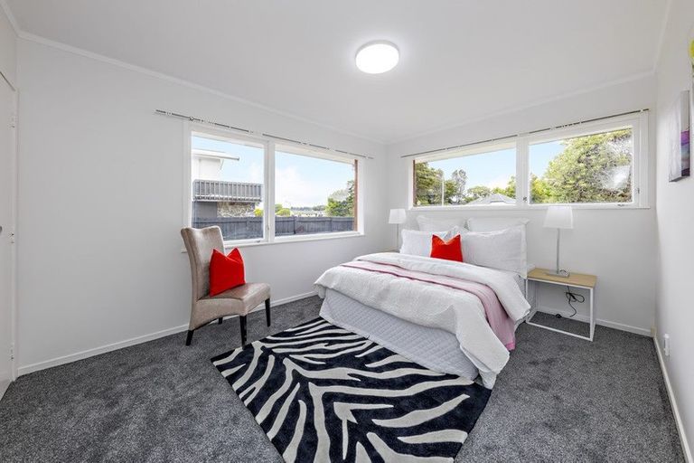 Photo of property in 41 Lawrence Crescent, Hillpark, Auckland, 2102