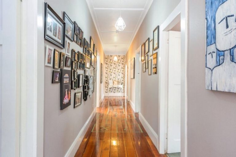 Photo of property in 65 Forest Lake Road, Forest Lake, Hamilton, 3200