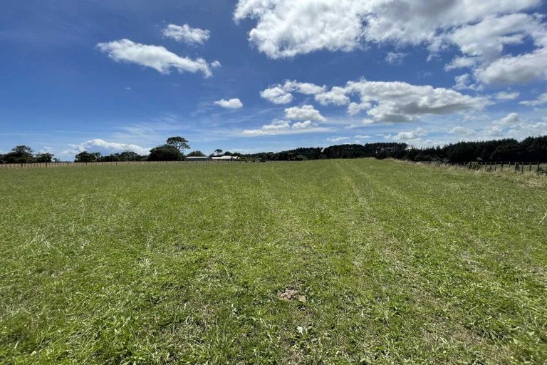 Photo of property in 187 Smart Road, Hillsborough, New Plymouth, 4372