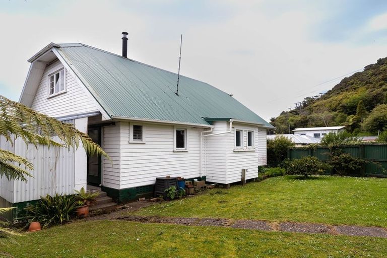 Photo of property in 12 Smith Street, Greymouth, 7805