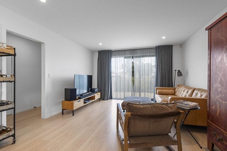 Photo of property in 25a Hereford Street, West End, Palmerston North, 4410