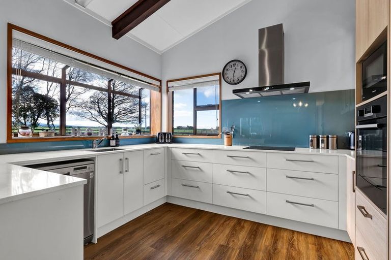 Photo of property in 2227 Skeet Road, Auroa, Hawera, 4678