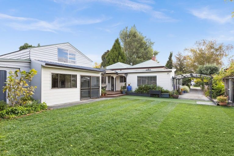 Photo of property in 11 Bowling Road, Greenmeadows, Napier, 4112