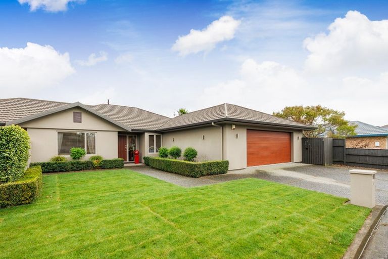 Photo of property in 3 Lourie Way, Fitzherbert, Palmerston North, 4410