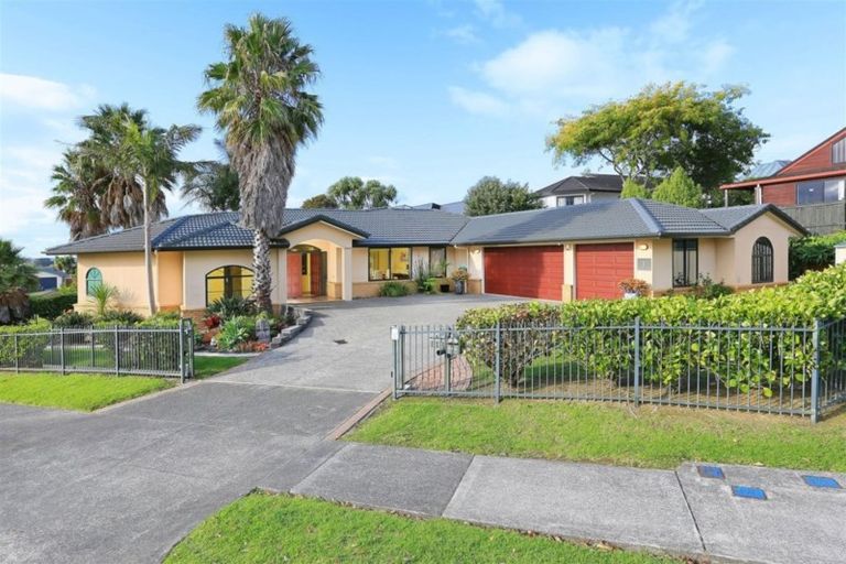 Photo of property in 1 Semillon Avenue, Henderson, Auckland, 0612