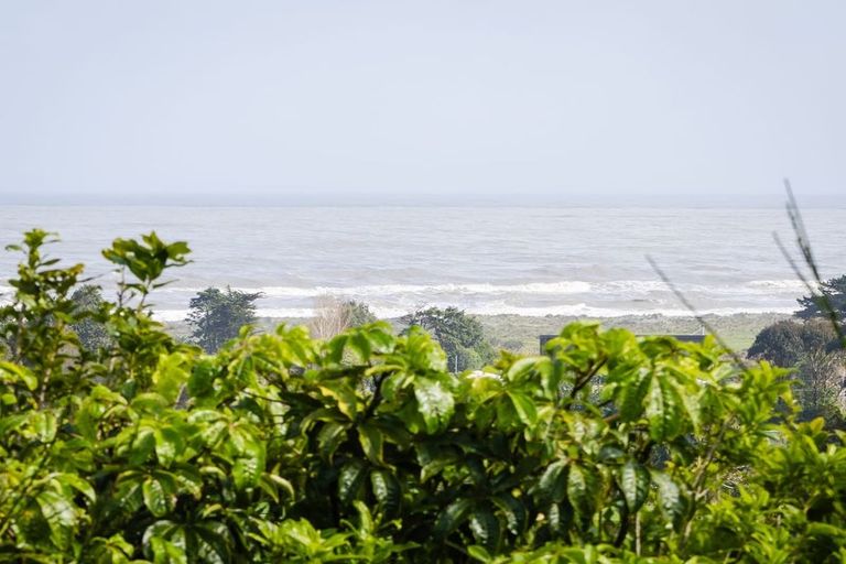 Photo of property in 37 Takutai Terrace, Ruatapu, 7883