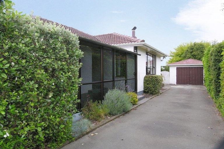 Photo of property in 52 Dunedin Street, Redwood, Christchurch, 8051