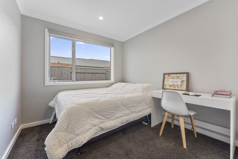 Photo of property in 16 Freedom Drive, Kelvin Grove, Palmerston North, 4414