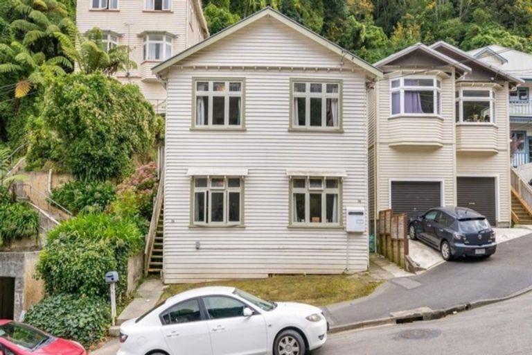 Photo of property in 39 Adams Terrace, Aro Valley, Wellington, 6021
