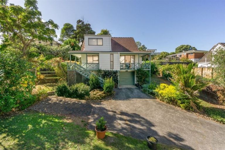Photo of property in 2/3 Killarney Avenue, Torbay, Auckland, 0630