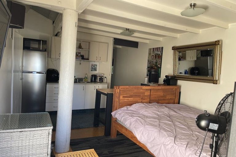 Photo of property in 49 Howard Road, Orere Point, Papakura, 2585